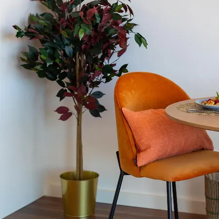 Hilcrown 39 By Lovelystay *